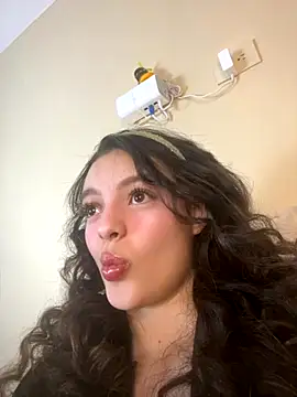 AriaHeavenss online show from 2, 10, 2025