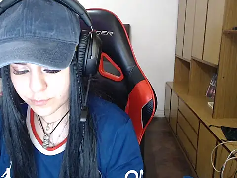 Snapshot of bluegoddessstoned chatting on 18, 9, 2025 bluegoddessstoned online show from 18, 9, 2025