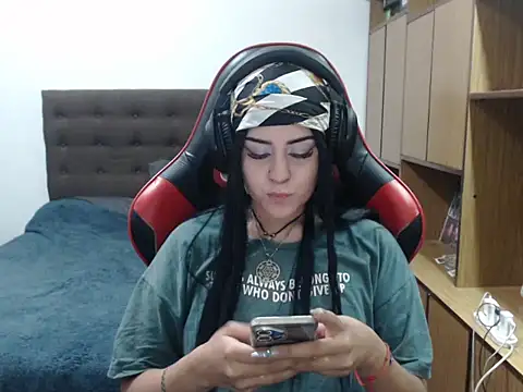 Snapshot of bluegoddessstoned chatting on 16, 12, 2025 bluegoddessstoned online show from 16, 12, 2025