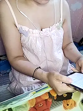 Snapshot of Kuncute chatting on 11, 9, 2025 Kuncute online show from 11, 9, 2025