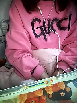 Snapshot of Kuncute chatting on 15, 12, 2025 Kuncute online show from 15, 12, 2025