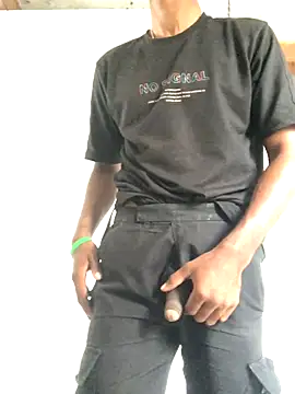 Snapshot of kavi1q1 chatting on 2, 11, 2025 kavi1q1 online show from 2, 11, 2025