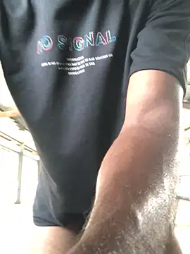 Snapshot of kavi1q1 chatting on 9, 11, 2025 kavi1q1 online show from 9, 11, 2025