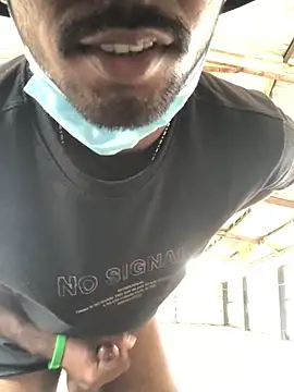 Snapshot of kavi1q1 chatting on 16, 11, 2025 kavi1q1 online show from 16, 11, 2025