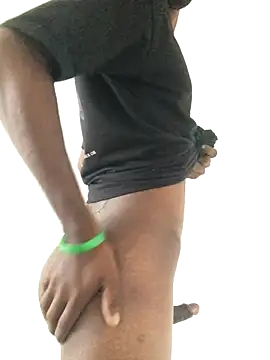 Snapshot of kavi1q1 chatting on 19, 11, 2025 kavi1q1 online show from 19, 11, 2025