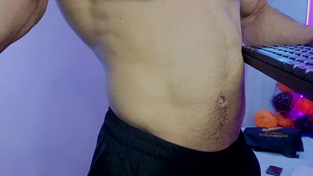 Snapshot of DylanGuss chatting on 5, 11, 2025 DylanGuss online show from 5, 11, 2025