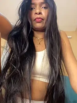 Snapshot of Luna025 chatting on 4, 10, 2025 Luna025 online show from 4, 10, 2025