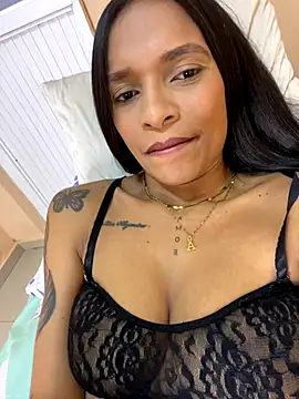 Snapshot of Luna025 chatting on 11, 10, 2025 Luna025 online show from 11, 10, 2025