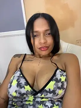 Snapshot of Luna025 chatting on 2, 11, 2025 Luna025 online show from 2, 11, 2025