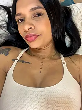 Snapshot of Luna025 chatting on 4, 11, 2025 Luna025 online show from 4, 11, 2025