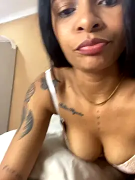 Snapshot of Luna025 chatting on 13, 11, 2025 Luna025 online show from 13, 11, 2025