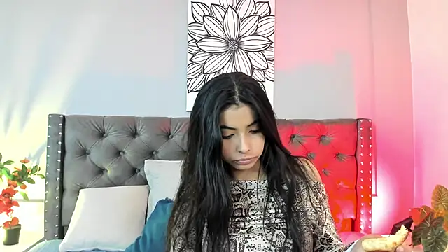 sophiielust online show from 8, 9, 2025