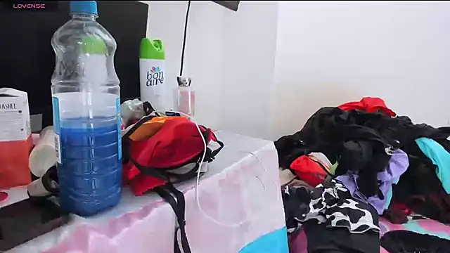 zou quira online show from 22, 11, 2025