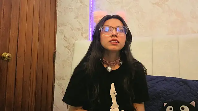 VioletxBloom online show from 22, 11, 2025