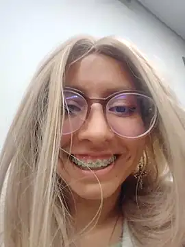 VioletxBloom online show from 29, 11, 2025