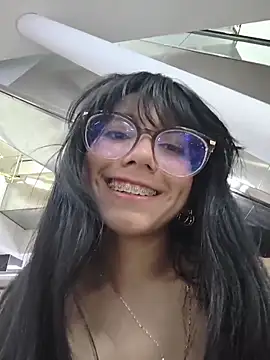 VioletxBloom online show from 18, 2, 2026