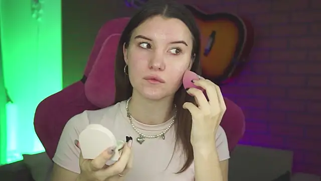 AgataWillis online show from 8, 11, 2025