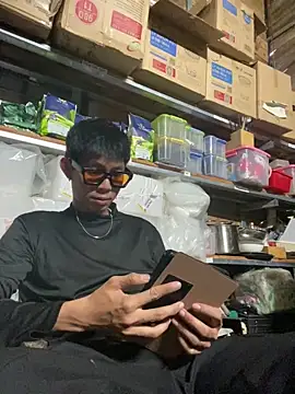 linh21107 online show from 5, 11, 2025