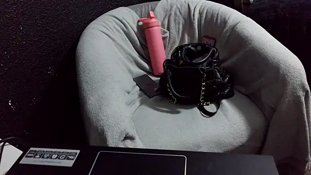 fetishslut4u online show from 4, 10, 2025