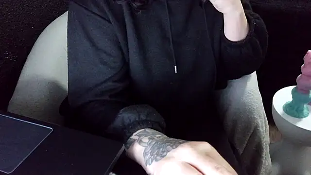 fetishslut4u online show from 17, 10, 2025