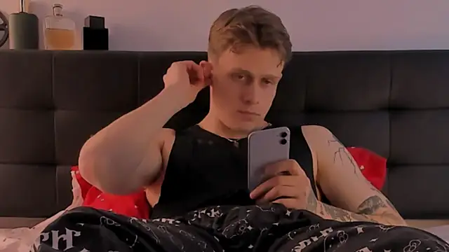 Snapshot of TalkingHead_0_ chatting on 18, 3, 2026 TalkingHead 0 online show from 18, 3, 2026