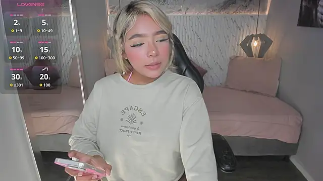 Emilly mell online show from 15, 12, 2025