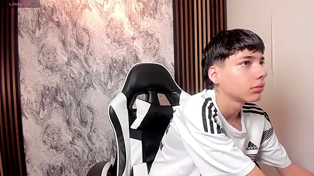 Snapshot of oblivion_deku chatting on 10, 11, 2025 oblivion deku online show from 10, 11, 2025