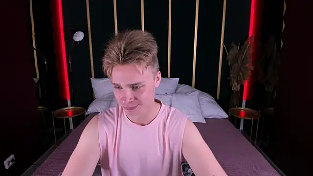 Snapshot of LawrenceMiles chatting on 13, 10, 2025 LawrenceMiles online show from 13, 10, 2025