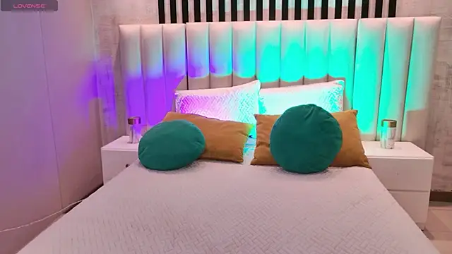 AprilRhodes  online show from 26, 10, 2025