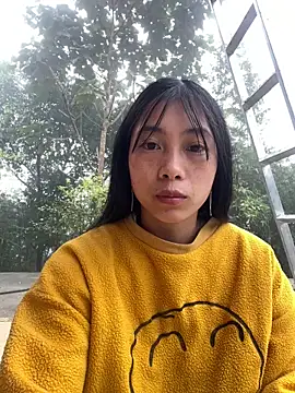 Snapshot of EmLy02 chatting on 5, 3, 2026 EmLy02 online show from 5, 3, 2026