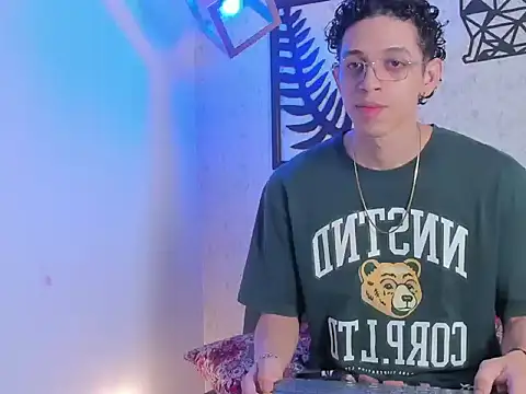 Snapshot of nicolai_drake chatting on 18, 9, 2025 nicolai drake online show from 18, 9, 2025