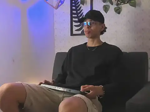 Snapshot of nicolai_drake chatting on 23, 10, 2025 nicolai drake online show from 23, 10, 2025