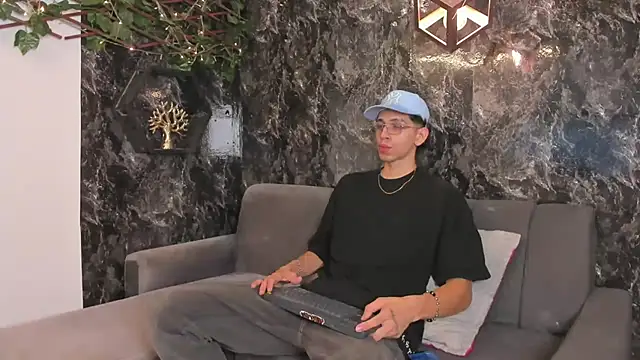 Snapshot of nicolai_drake chatting on 7, 11, 2025 nicolai drake online show from 7, 11, 2025