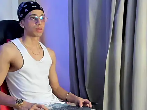 Snapshot of nicolai_drake chatting on 9, 11, 2025 nicolai drake online show from 9, 11, 2025