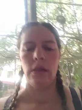 Nina vallon online show from 4, 3, 2026