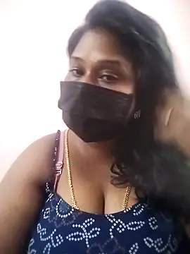 Snapshot of chaitara-reddy chatting on 18, 9, 2025 chaitara-reddy online show from 18, 9, 2025