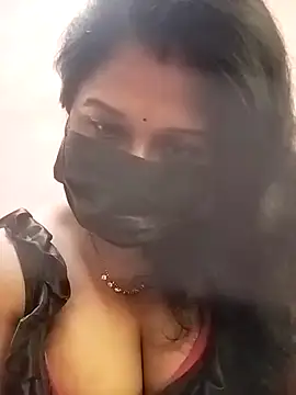 Snapshot of chaitara-reddy chatting on 9, 10, 2025 chaitara-reddy online show from 9, 10, 2025