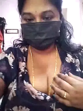 Snapshot of chaitara-reddy chatting on 3, 11, 2025 chaitara-reddy online show from 3, 11, 2025