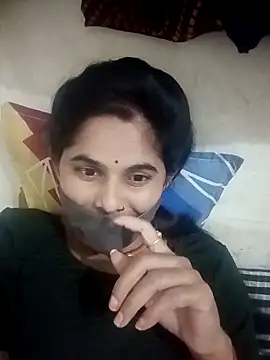 Snapshot of JULEE-740 chatting on 28, 10, 2025 JULEE-740 online show from 28, 10, 2025