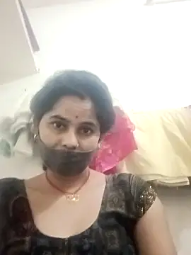 Snapshot of JULEE-740 chatting on 9, 11, 2025 JULEE-740 online show from 9, 11, 2025