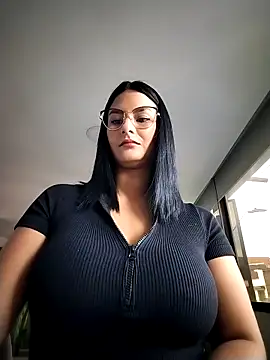 Snapshot of gabysanta_ chatting on 6, 11, 2025 gabysanta online show from 6, 11, 2025