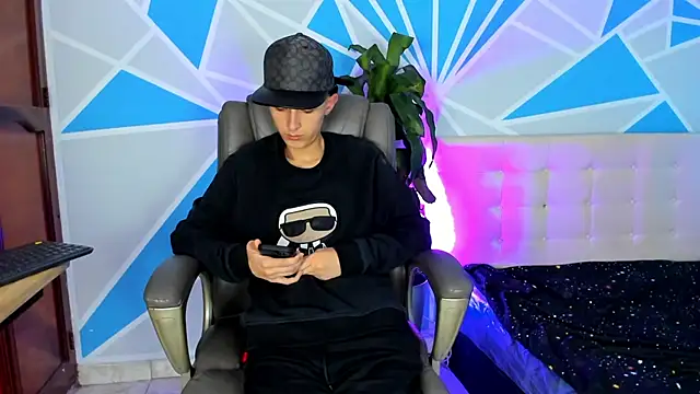 Snapshot of ArthurCox chatting on 10, 10, 2025 ArthurCox online show from 10, 10, 2025