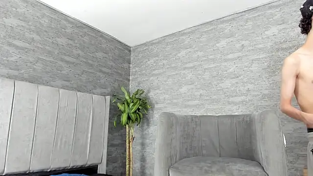 Snapshot of ArthurCox chatting on 16, 12, 2025 ArthurCox online show from 16, 12, 2025