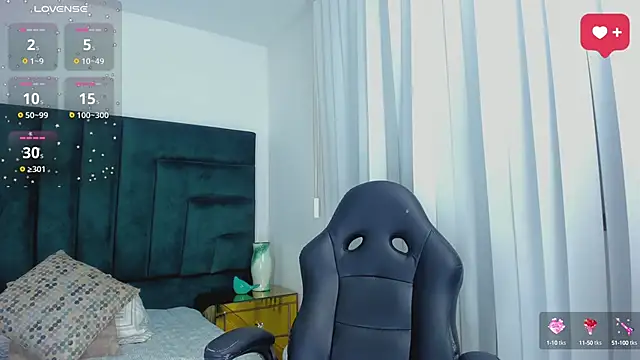 SaraWagner  online show from 14, 9, 2025