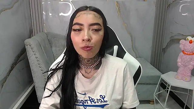 Ashley Blum v online show from 8, 10, 2025