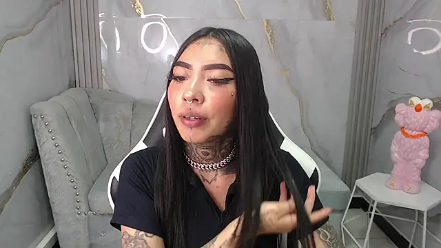 Ashley Blum v online show from 14, 10, 2025