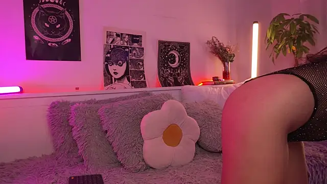 sophieee art online show from 26, 2, 2026