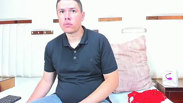 Snapshot of CandyandSteven chatting on 5, 11, 2025 CandyandSteven online show from 5, 11, 2025