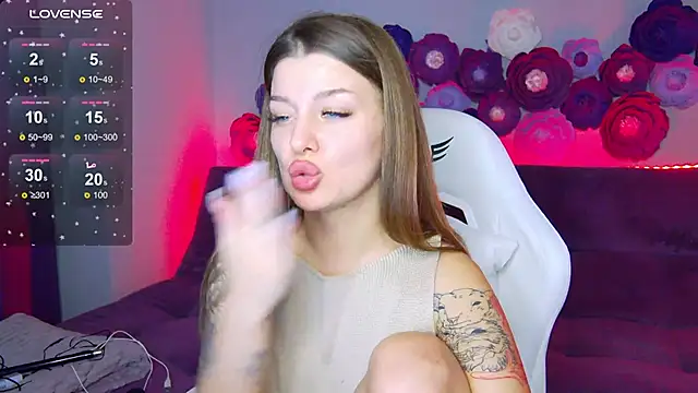 LindaBrilliant online show from 11, 10, 2025