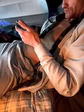 Snapshot of handyman7766 chatting on 15, 11, 2025 handyman7766 online show from 15, 11, 2025